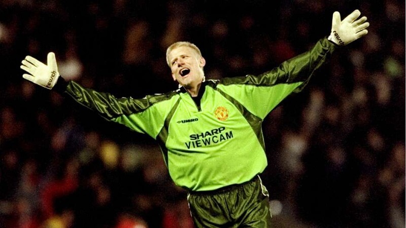 1. Thủ môn huyền thoại Peter Schmeichel