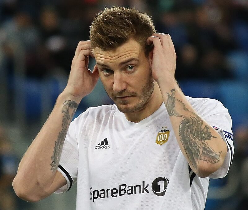 Vậy cầu thủ Lord Bendtner là ai?