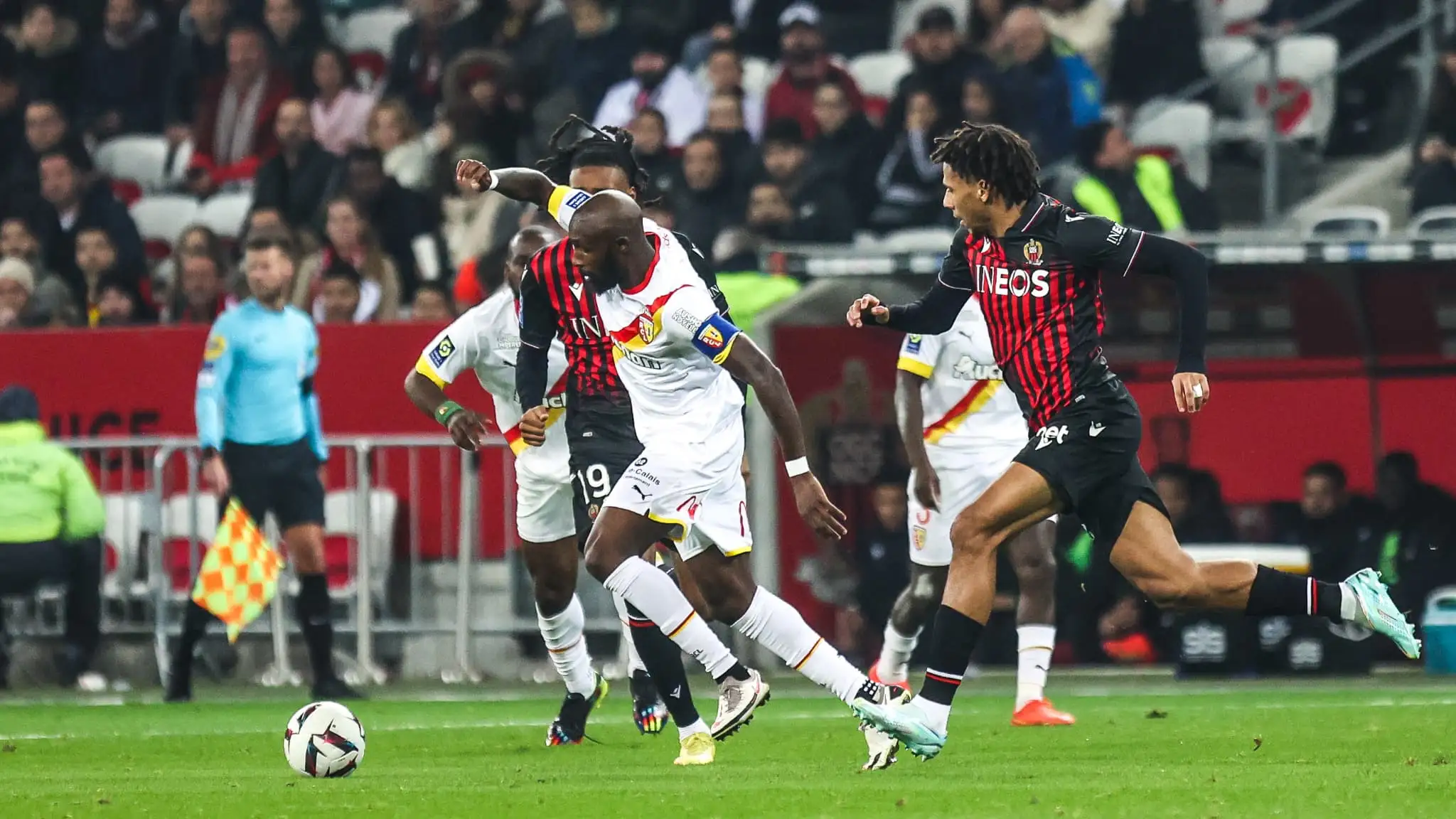Soi kèo châu Á, kèo chấp Lens vs Nice