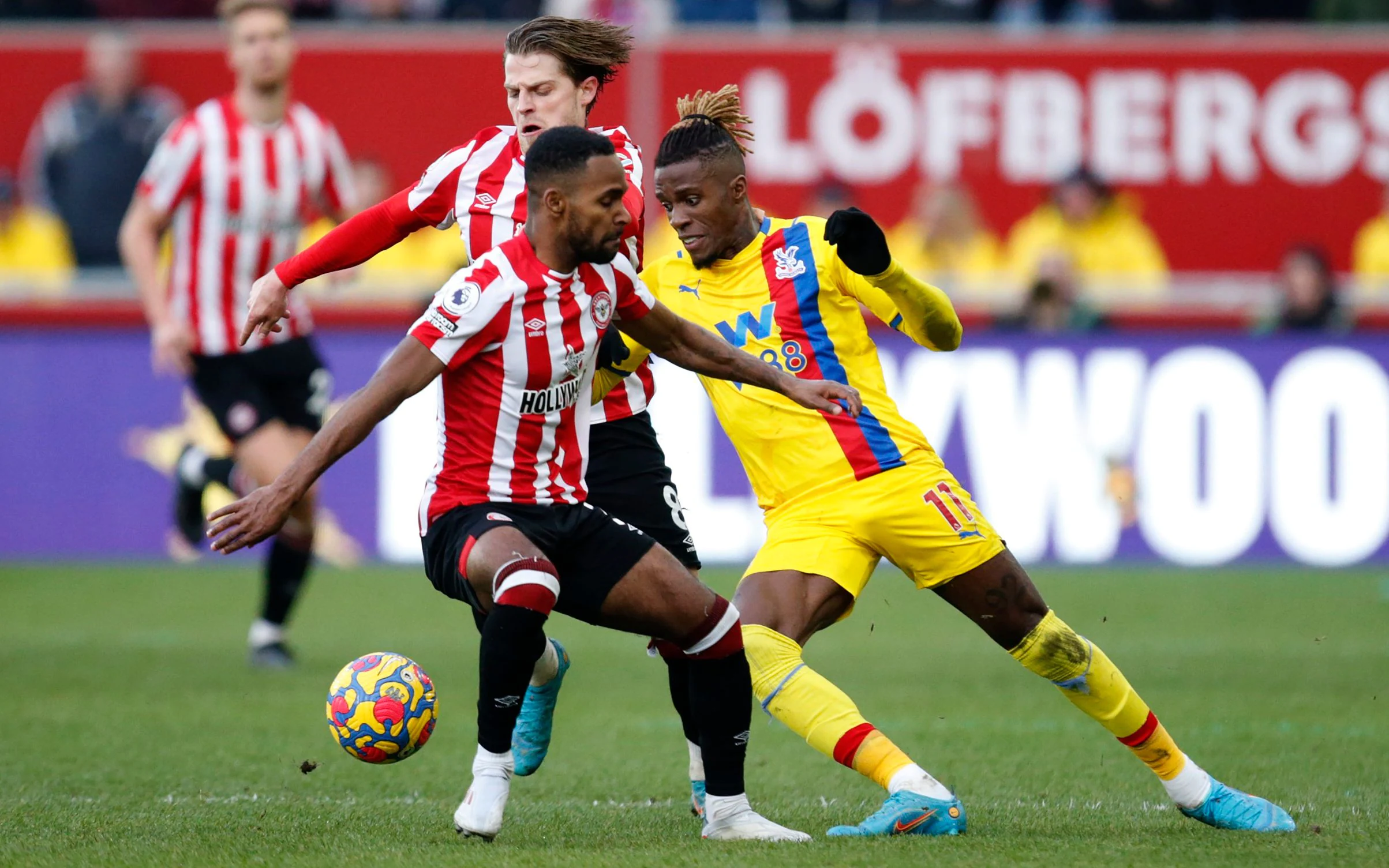 Soi kèo bóng đá full trận Brentford vs Crystal Palace