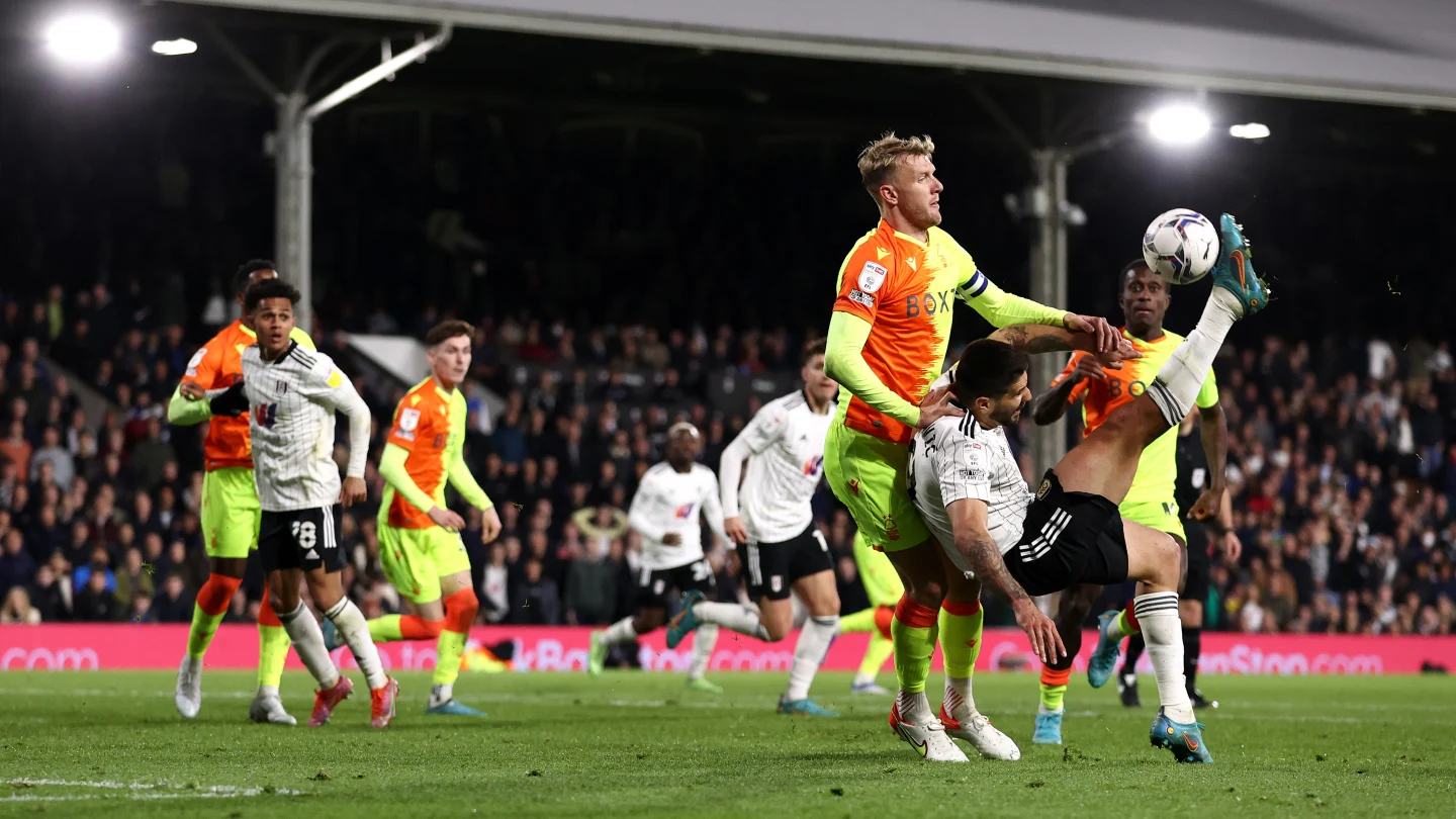 Soi kèo bóng đá full trận Fulham vs Nottingham Forest