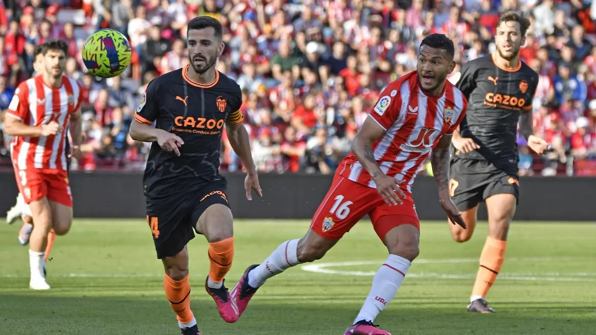 Soi kèo châu Á Almería vs Valencia