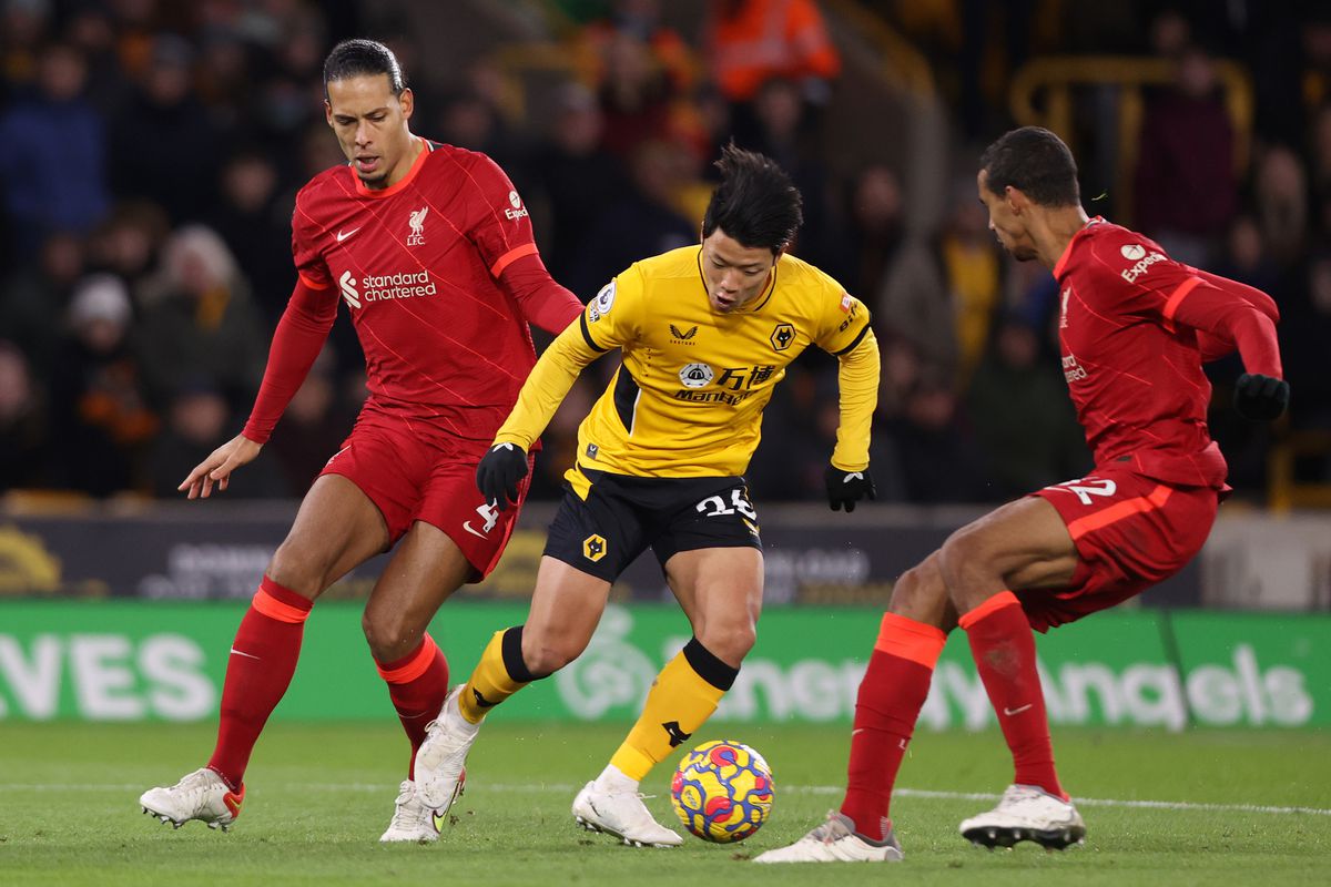 Soi kèo bóng đá full trận Wolves vs Liverpool